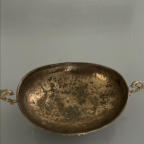 Vintage Hammered Brass Bowl 9 x 7.5 inches H 3.5 inches - Picture 3 of 9